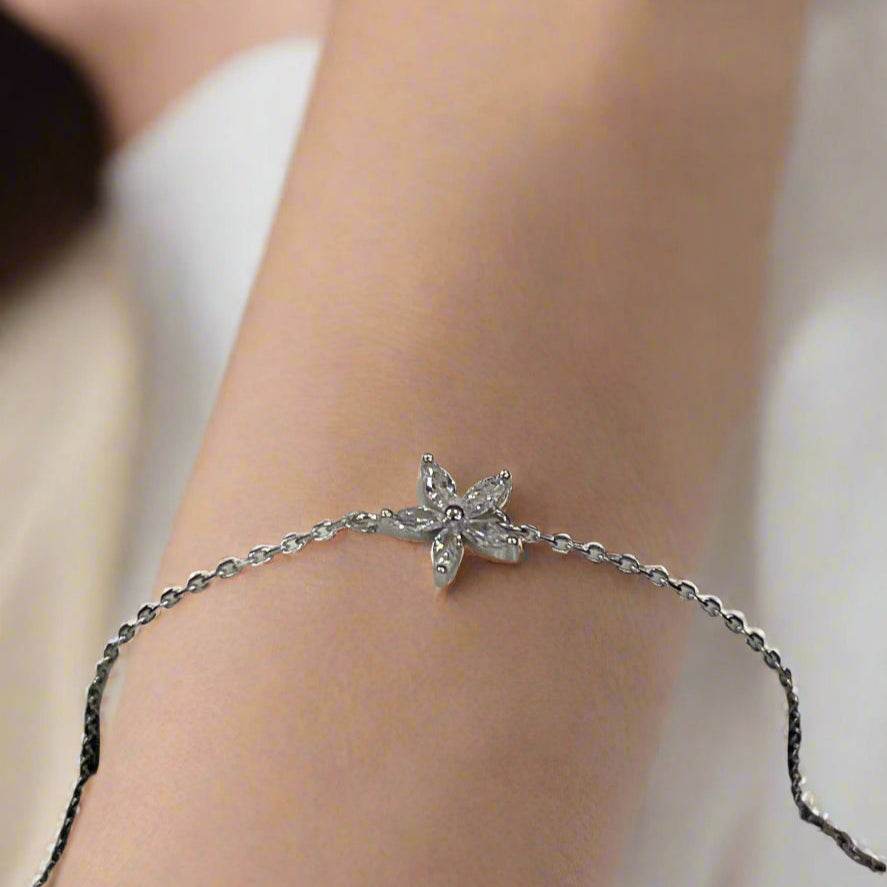 Sterling Silver Bloom Star Bracelet – A Radiant Touch of Elegance