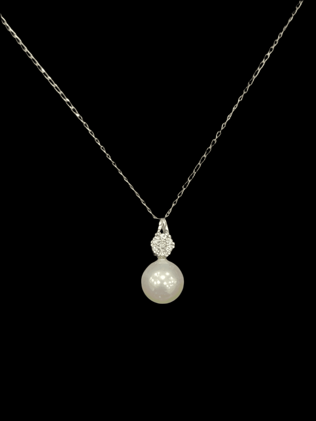 Pearly Radiance: Rhodium-Plated Sterling Silver Pearl with Zirconia Necklace