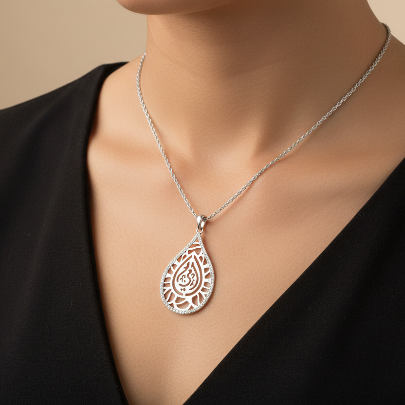UMMI (MOTHER) NECKLACE WITH DIAMOND ZIRCONIA – A TIMELESS TRIBUTE TO LOVE