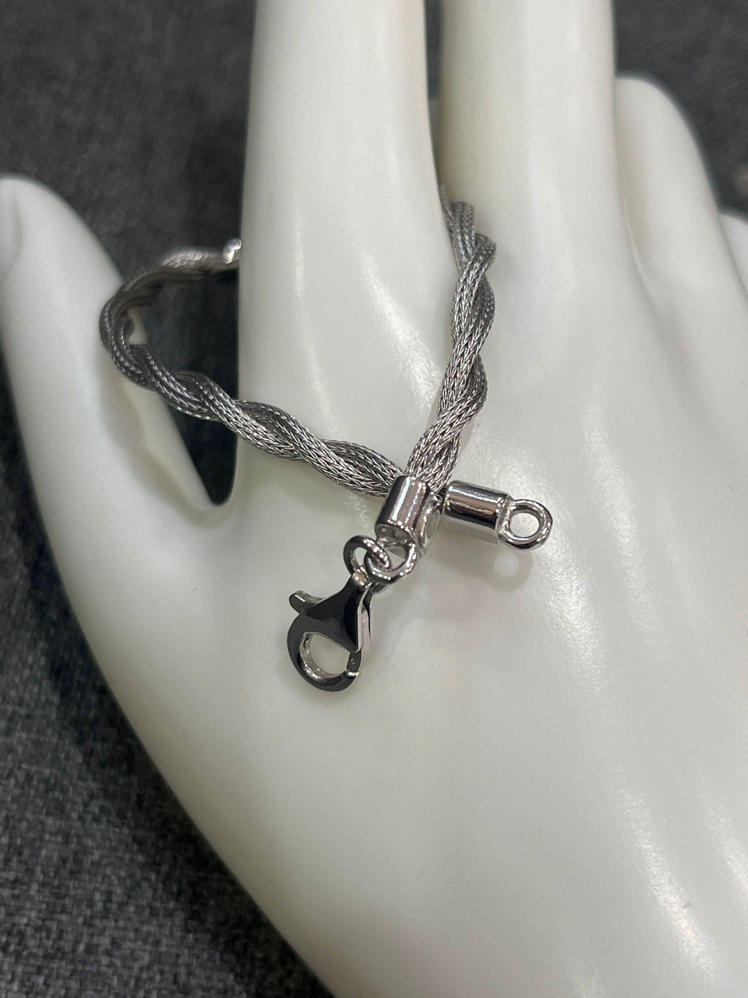 Singular Spark: Sterling Silver Round Bracelet - Saras Beads & Jewellery