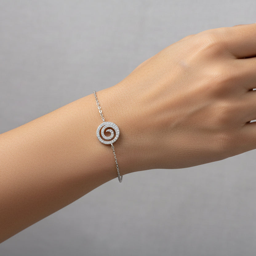 Stylish Cinnamon Bracelet: A Must-Have Accessory for Every Outfit