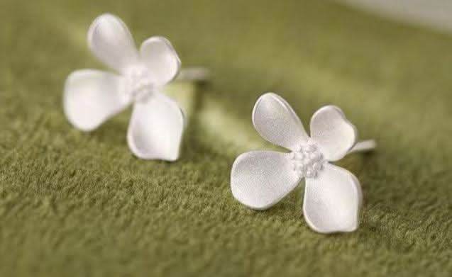 Bloom with Elegance: Flowers Sterling Silver Stud Earrings - Saras Beads & Jewellery