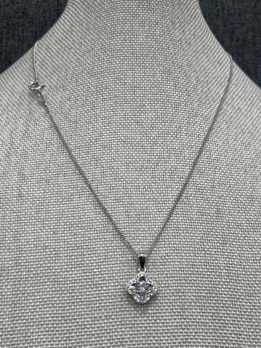 Floral Fantasy: Unique Sterling Silver Flower Jewellery Set - Saras Beads & Jewellery