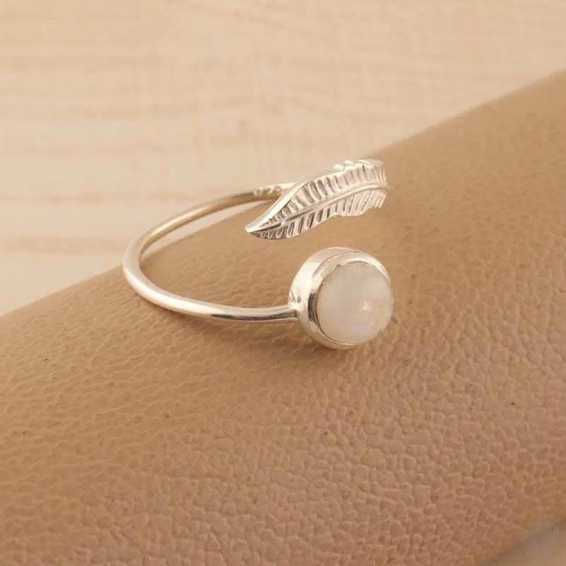 Adjustable Leaf Motif Ring with a Gem