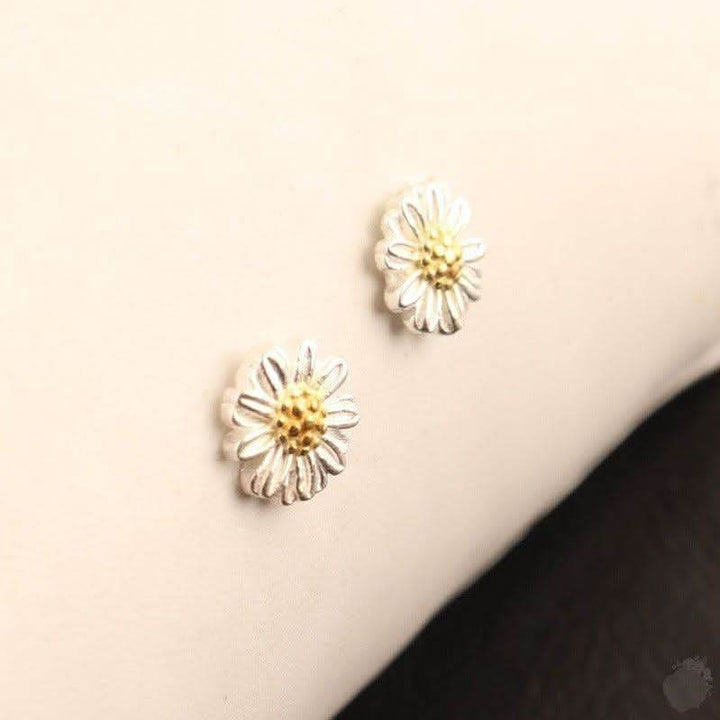 Daisy Floral Stud Earrings - Sterling Silver - Saras Beads & Jewellery