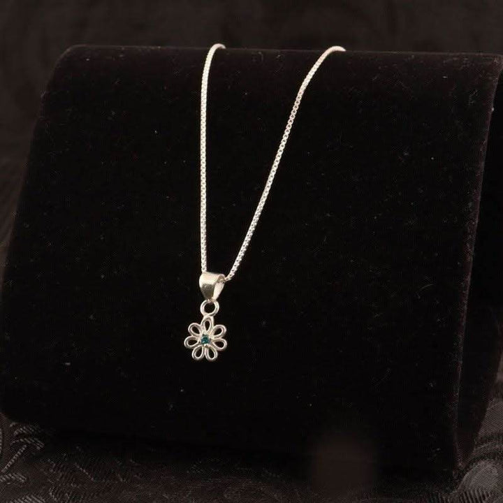 Topaz Twirl: Daisy Blue - Saras Beads & Jewellery