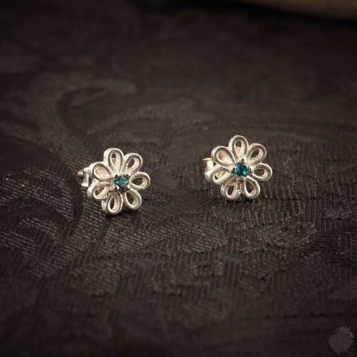 Topaz Twirl: Daisy Blue - Saras Beads & Jewellery