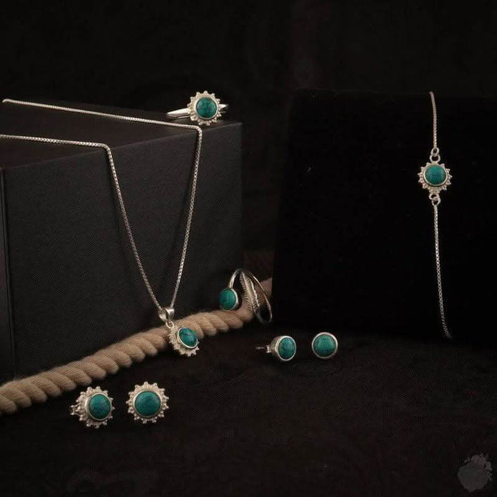 Luminous Turquoise Elegance: The beauty of the Sea of Dreams - Saras Beads & Jewellery