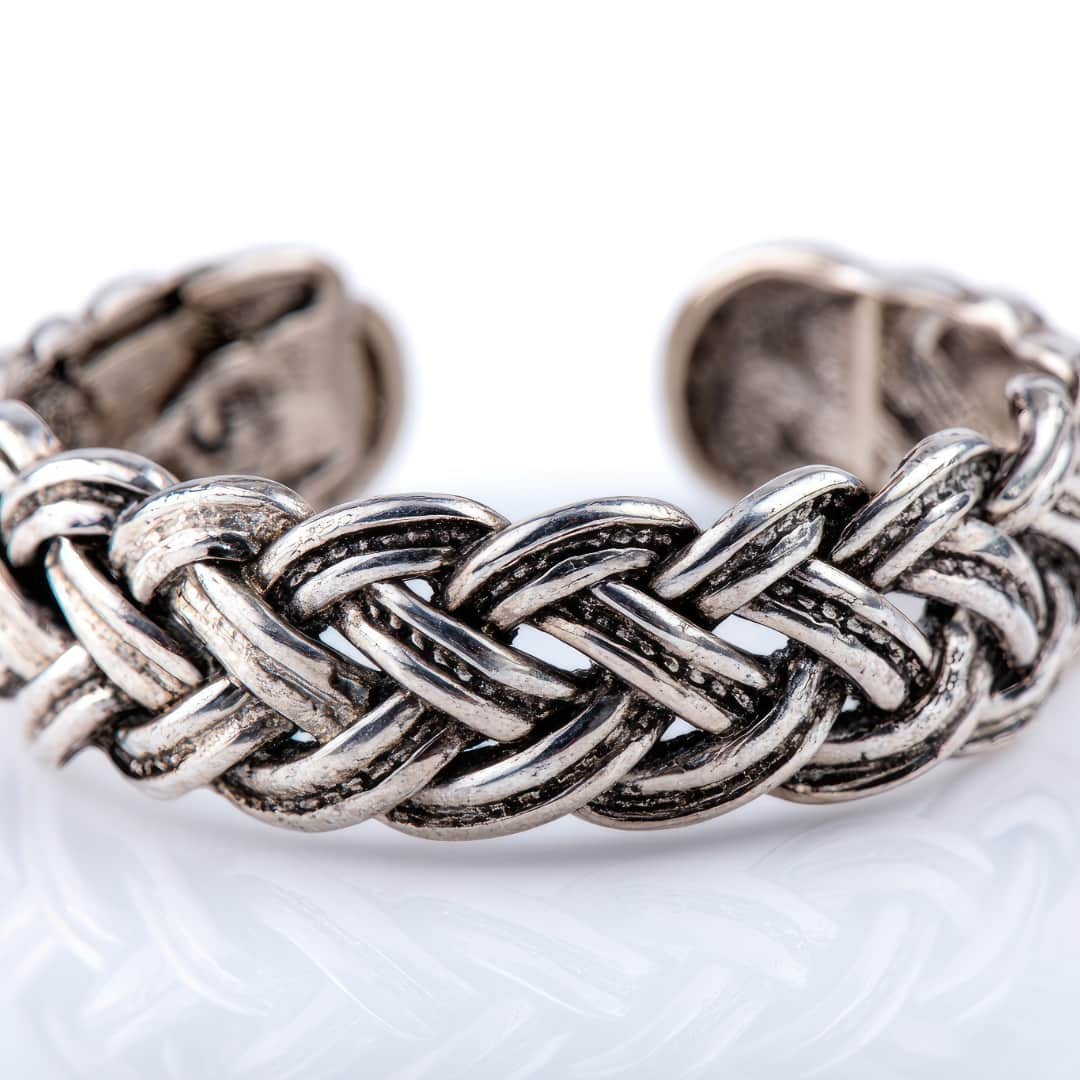Unique Silver Bracelet Collection: Handcrafted Elegance and Distinctive Style