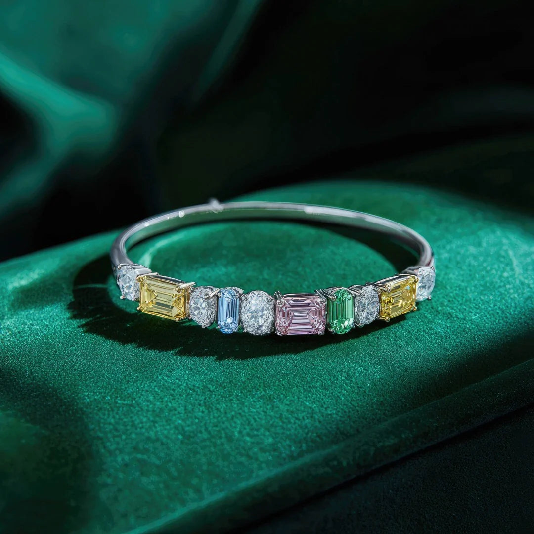 Explore the Allure of the Elegant Emerald Bangle for Every Occasion