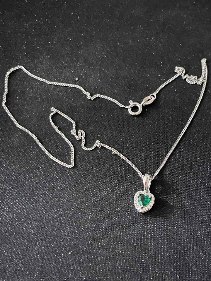 Green Small Heart Necklace – Elegant Sterling Silver Jewellery