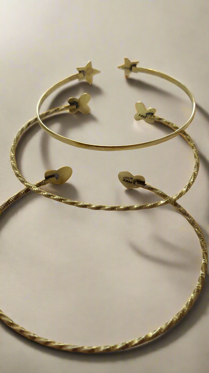 Elegant Gold-Plated Star Bangle – A Timeless Accessory for Every Occasion