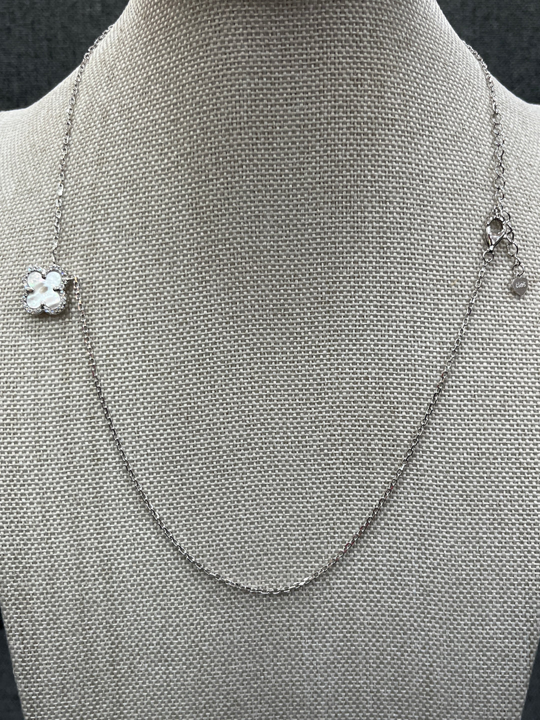 Clover Necklace with Sparkling Zirconia – Limited Edition in 3 Colours