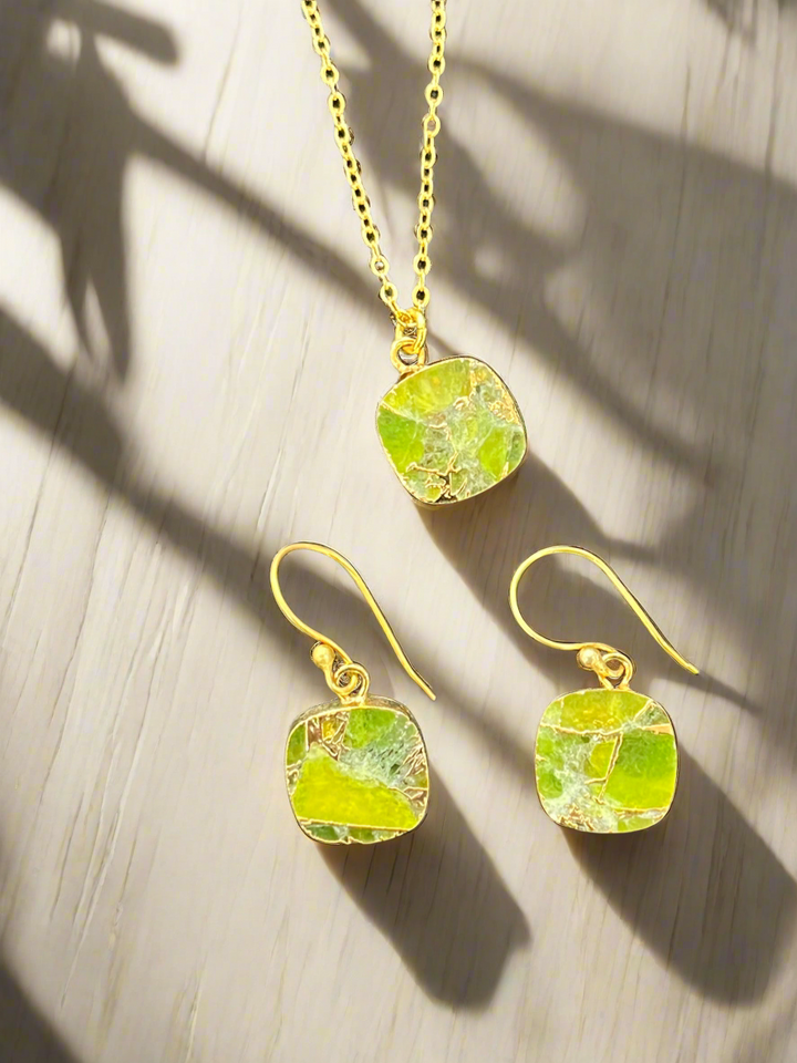 Gold-Plated Peridot Set with Elegant Design – Perfect for Any Occasion