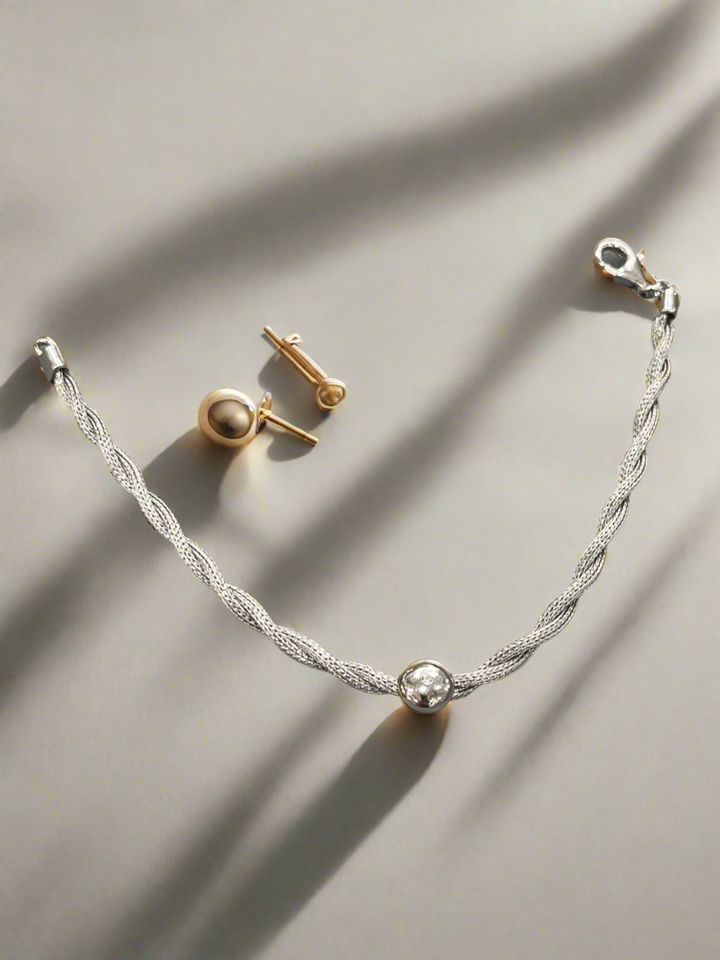 Singular Spark: Sterling Silver Round Bracelet