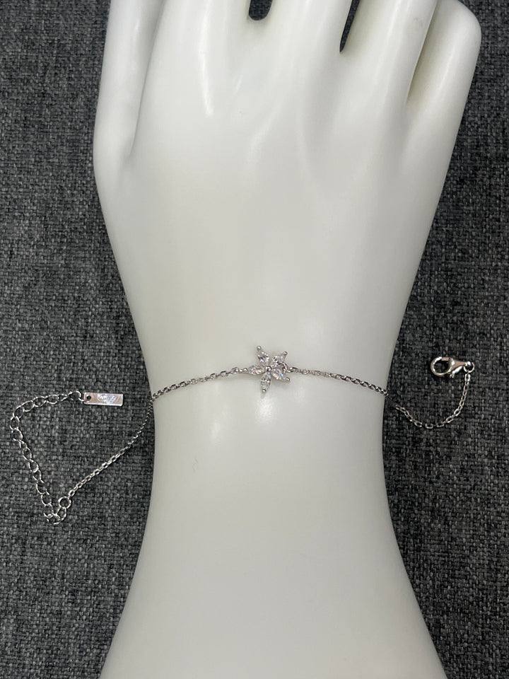 Sterling Silver Bloom Star Bracelet – A Radiant Touch of Elegance