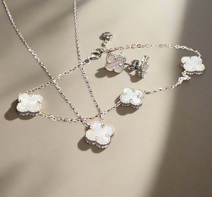 Discover the Elegance of this White Clover Jewellery Set: Timeless Beauty and Versatile Style