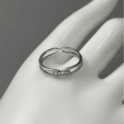 Single Sterling Silver Zirconia Ring