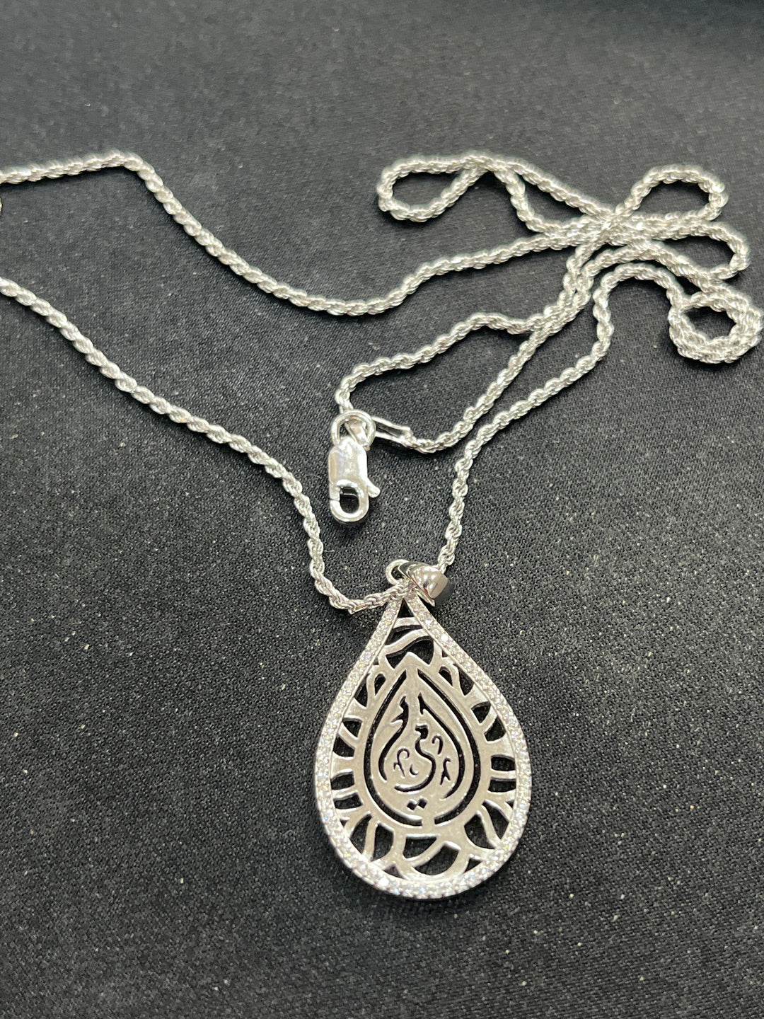 Ummi Necklace in Arabic (أمي) with Diamond Zirconia