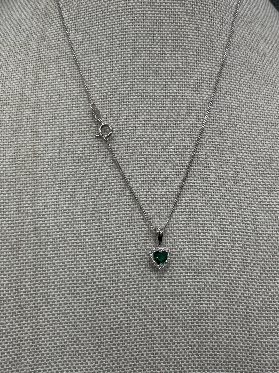 Green Small Heart Necklace – Elegant Sterling Silver Jewellery