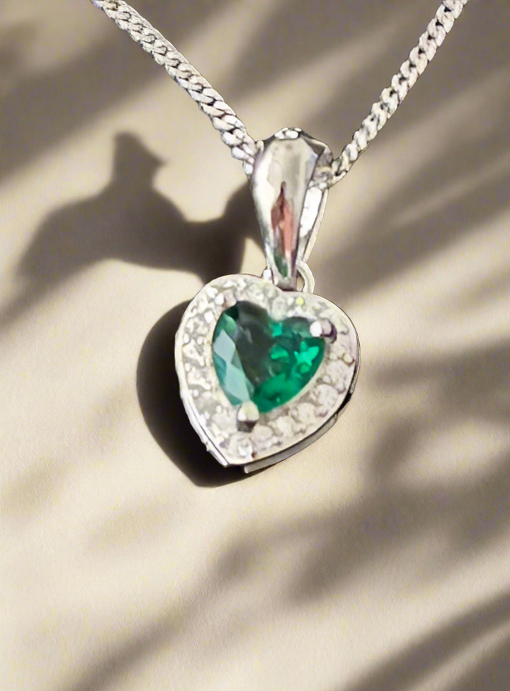 Green Small Heart Necklace – Elegant Sterling Silver Jewellery