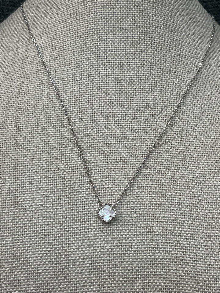 Elegant Sterling Silver Tiny Clover Pendant Necklaces – Perfect for Everyday Wear