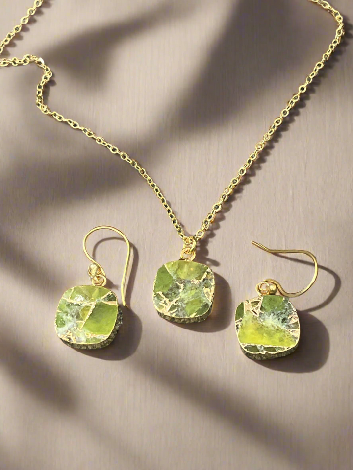 Gold-Plated Peridot Set with Elegant Design – Perfect for Any Occasion