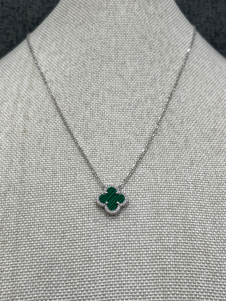 Clover Necklace with Sparkling Zirconia – Limited Edition in 3 Colours