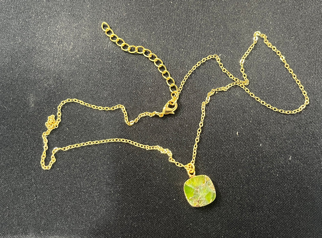 Gold-Plated Peridot Set with Elegant Design – Perfect for Any Occasion