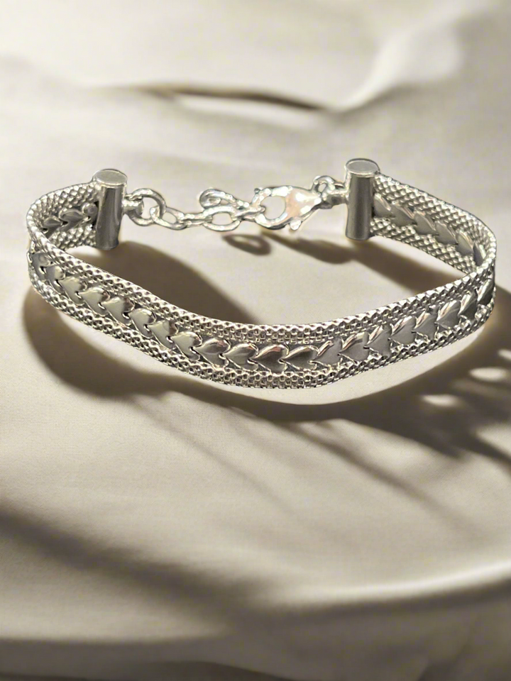 Mediterranean Love: Sterling Silver Heart-Inspire Bracelet