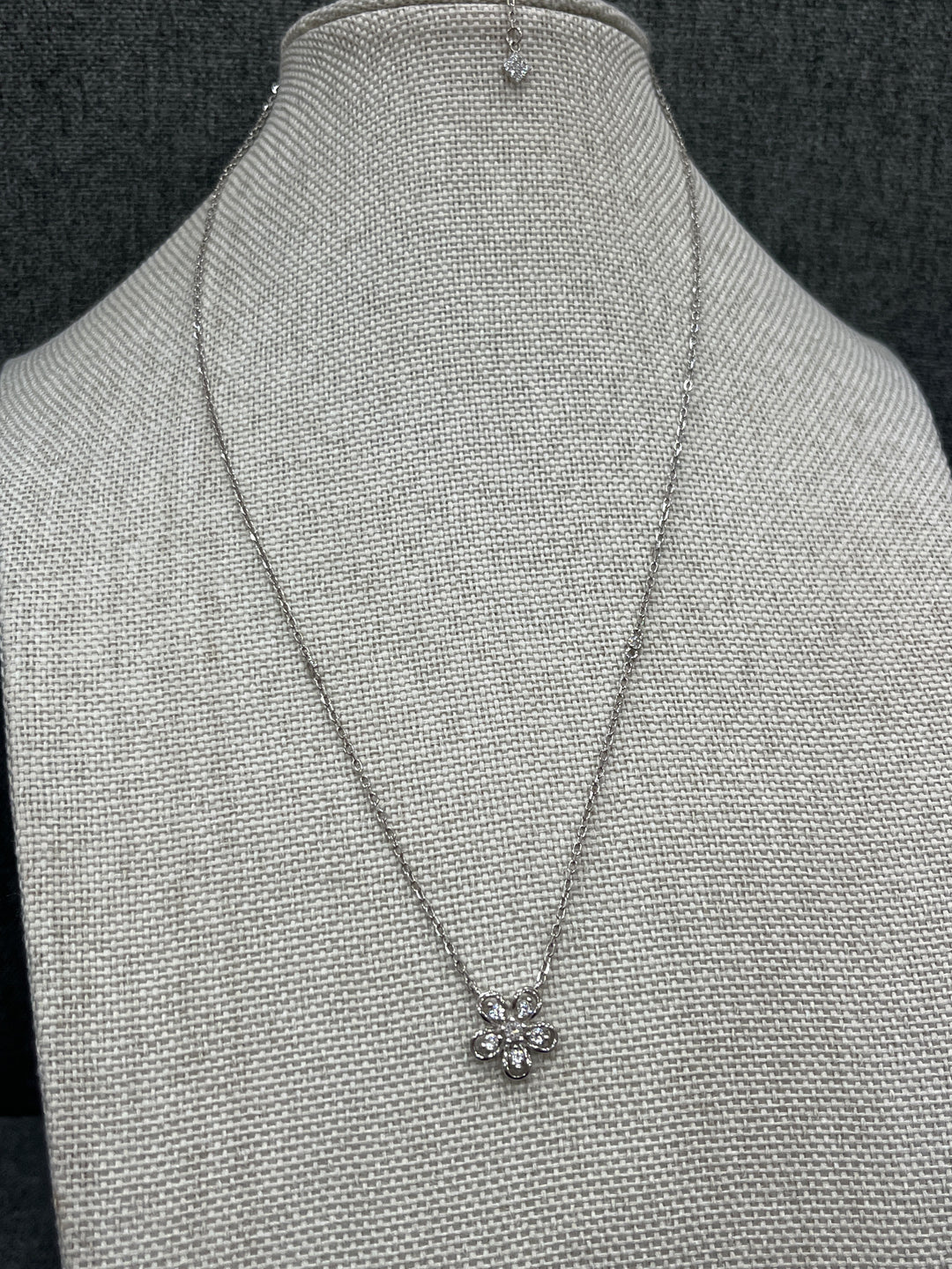 Flower Necklace with Zirconia – Stunning Sterling Silver Jewellery