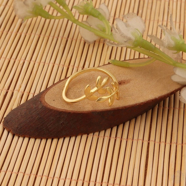 Adjustable Elegant Plain Brass Floral Ring