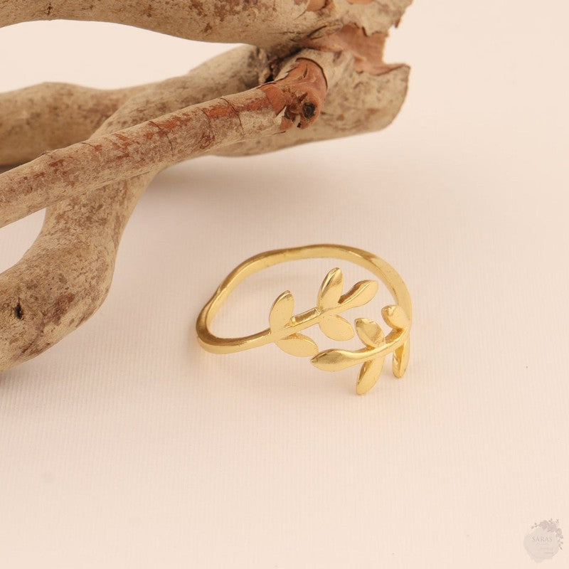 Adjustable Elegant Plain Brass Floral Ring