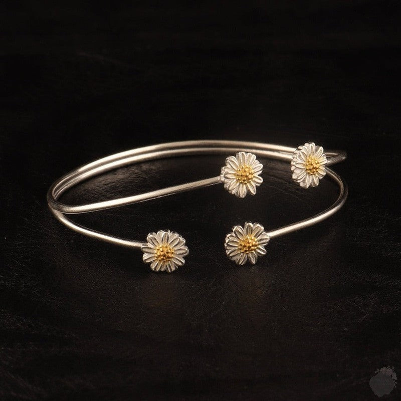 Meadow Delight: Classic Daisy