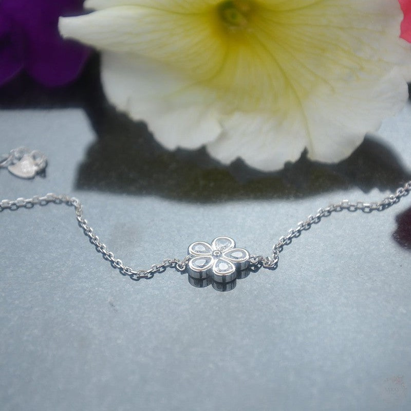 Radiant Sterling Silver Bracelet with Zircon Flower