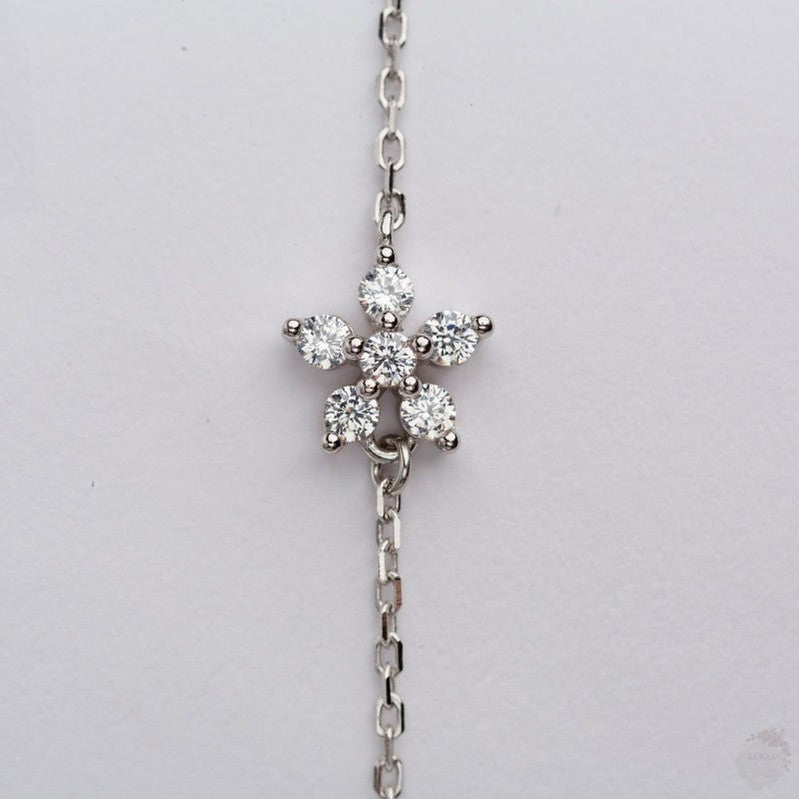 Shining Sterling Silver Bracelet with Zircon Star