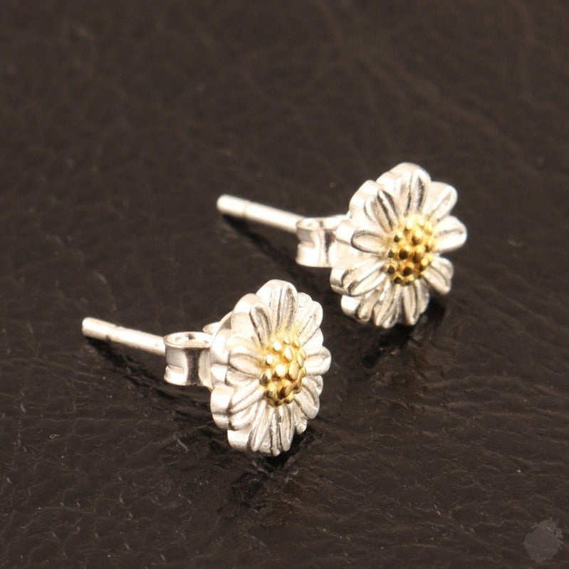 Silver Daisy Studs