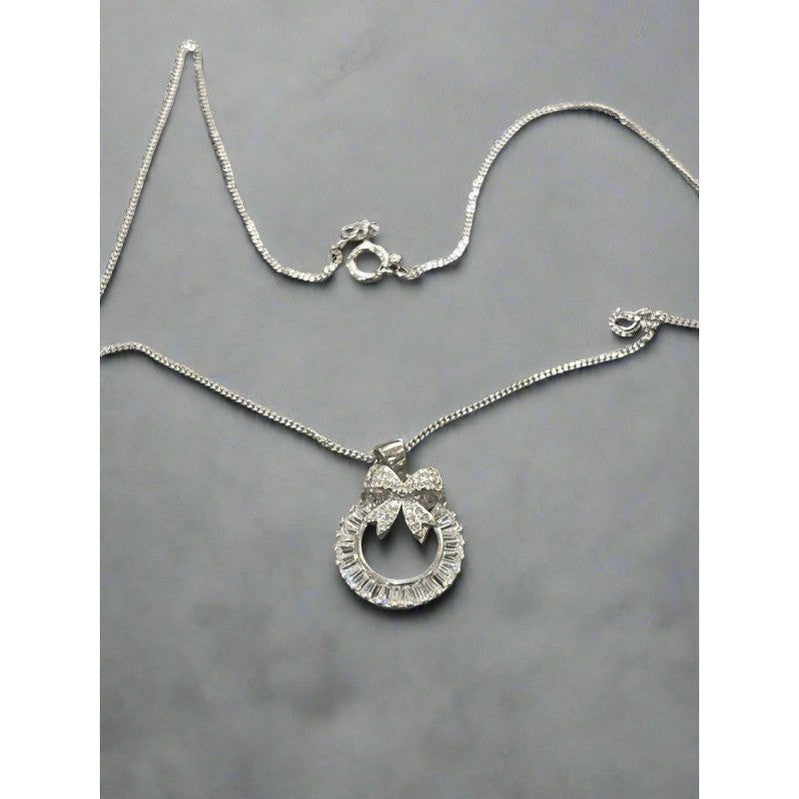 Sterling Silver Necklace with Playful Kitten Charm – A Whimsical Touch of Elegance