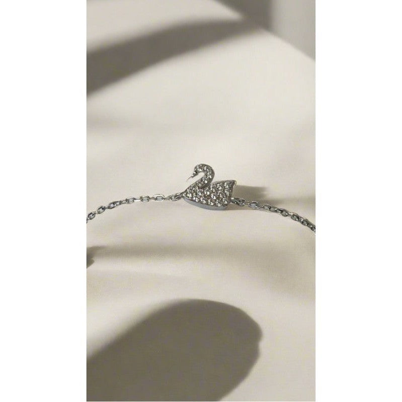 Sterling Silver Swan Bracelet – A Symbol of Grace and Elegance