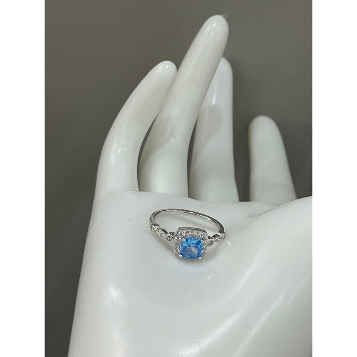 Timeless Beauty: Sterling Silver Ring with Turquoise Stone