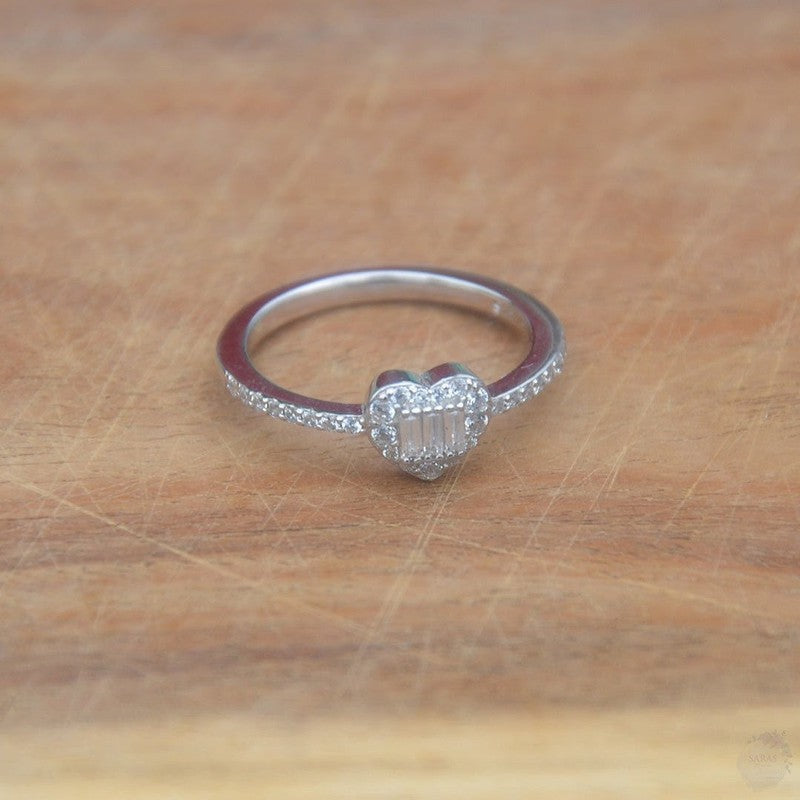 Zircon Stone Fill Silver Heart Ring