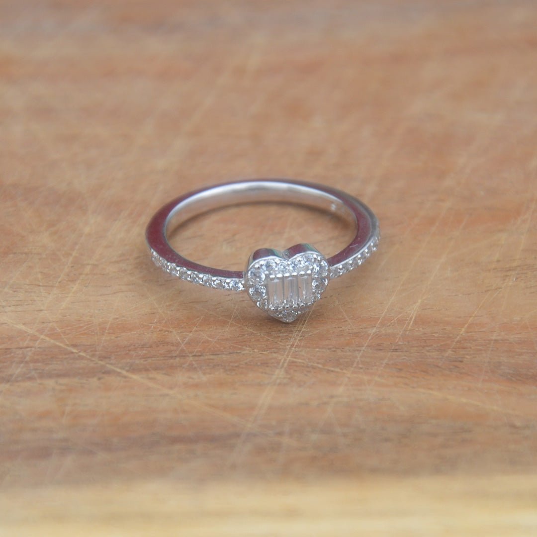 Zircon Stone Fill Silver Heart Ring - SBJ